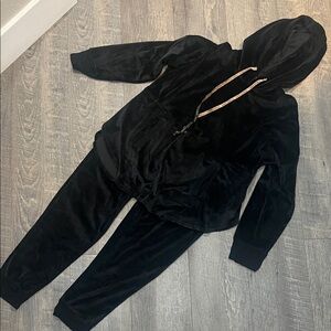 Vince Camuto Black Velour Tracksuit